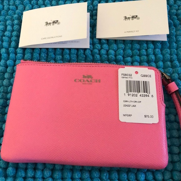 Coach Accessories - COACH Corner Neon Pink F58032